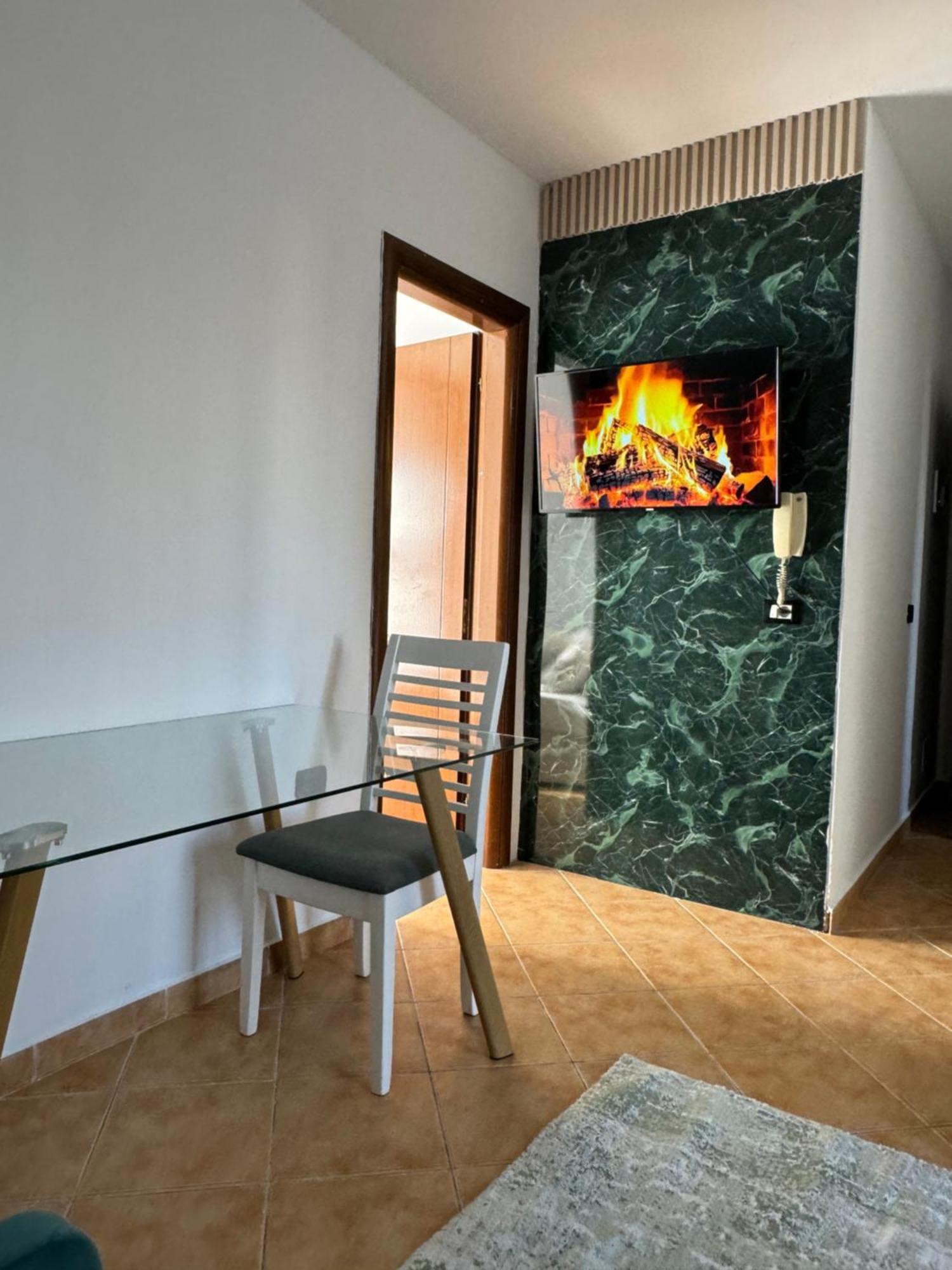 Front Superior Forest Apartment Durrës